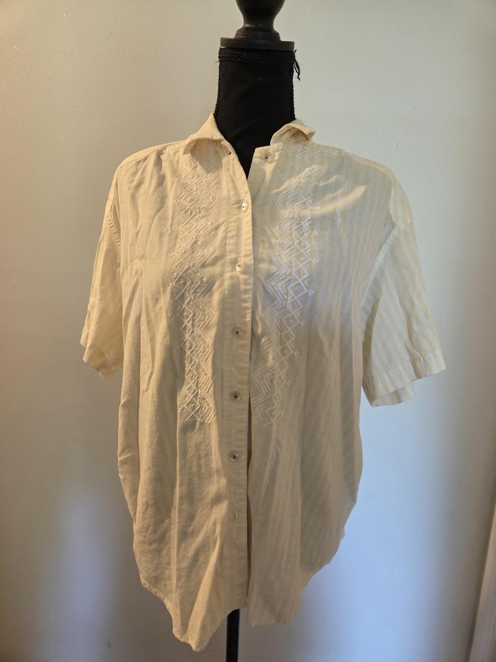 VINTAGE- Women's White And Yellow Stripe Button-Down Short Sleeve Shirt